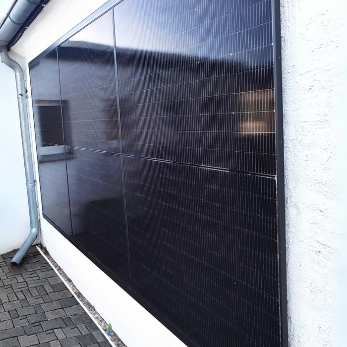 PV-Fassade Photovoltaik, senkrechte Montage, ohne Module